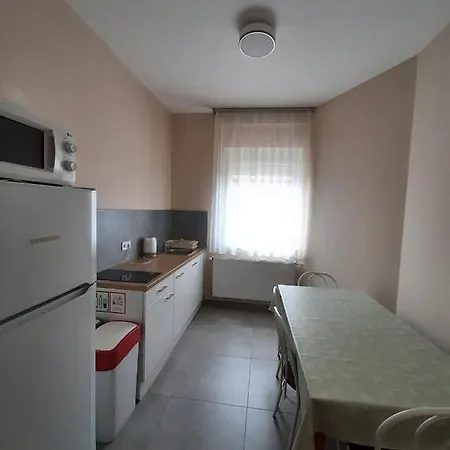 Globus Guesthouse, Pensión