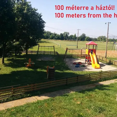 Globus Guesthouse, Pensión Sormás