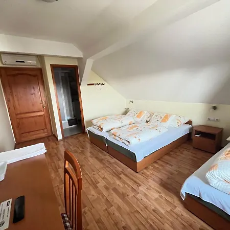 Globus Guesthouse, 3* Sormás