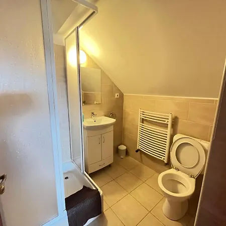 Globus Guesthouse, Pensión