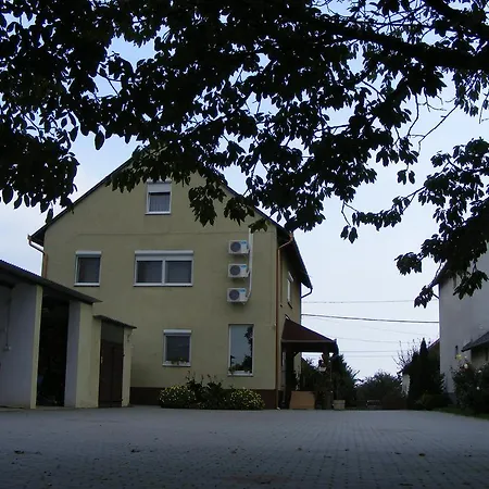 Pensión Globus Guesthouse,