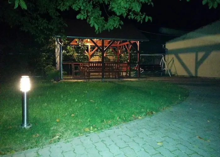 Globus Guesthouse, Vendeghaz 3*